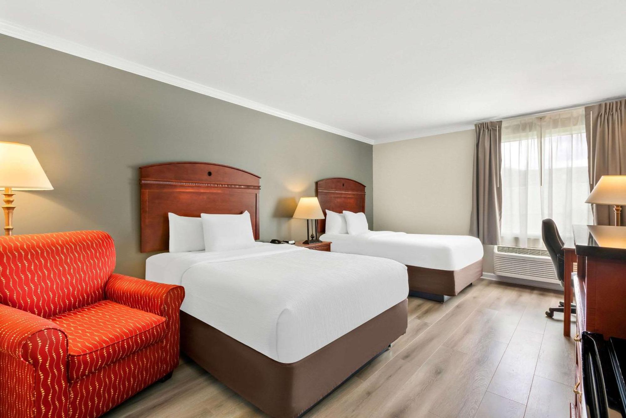 Quality Inn Edison-New Brunswick Zewnętrze zdjęcie