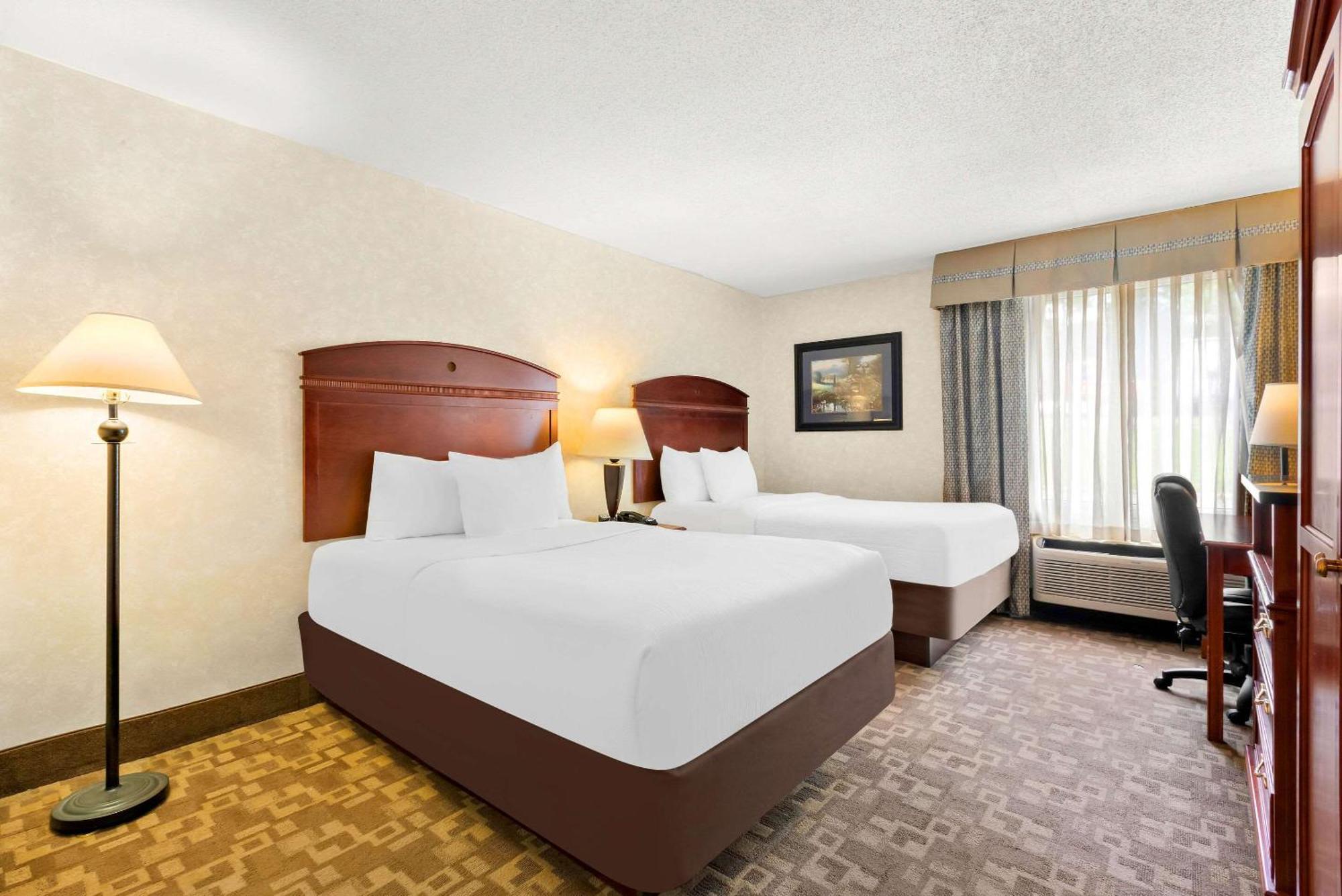 Quality Inn Edison-New Brunswick Zewnętrze zdjęcie