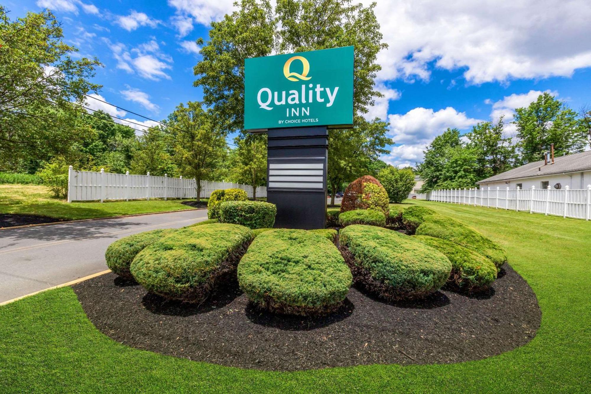 Quality Inn Edison-New Brunswick Zewnętrze zdjęcie